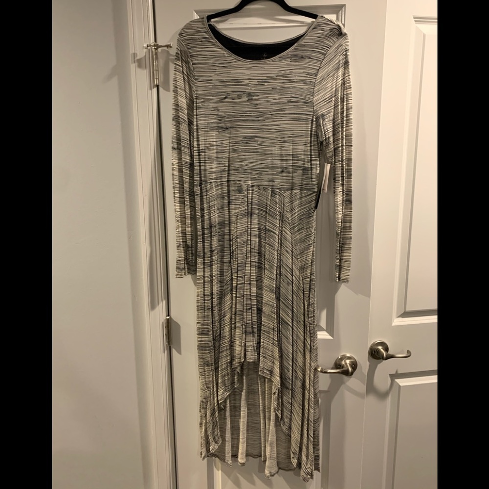 Kensie - Long sleeve high-low dress